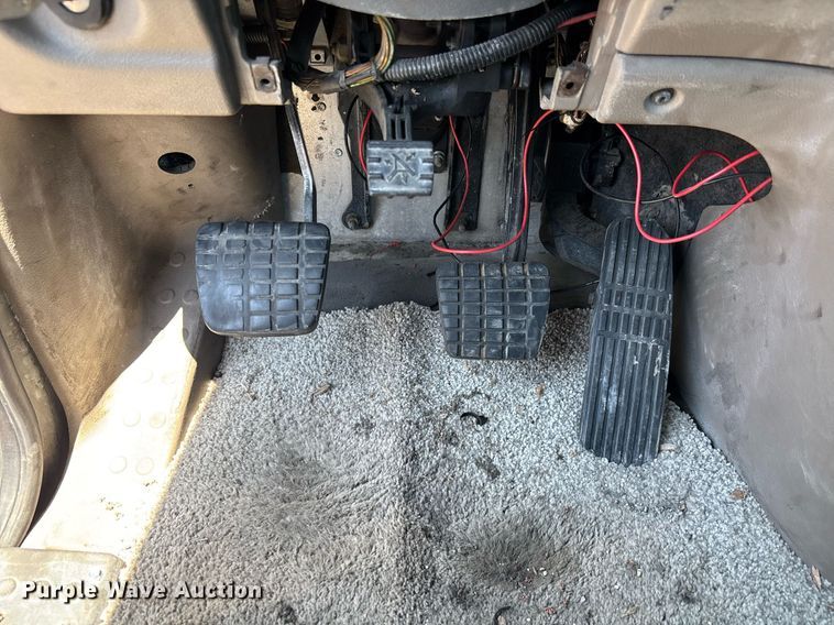 image for item EC3579 2008 Freightliner Cascadia semi truck