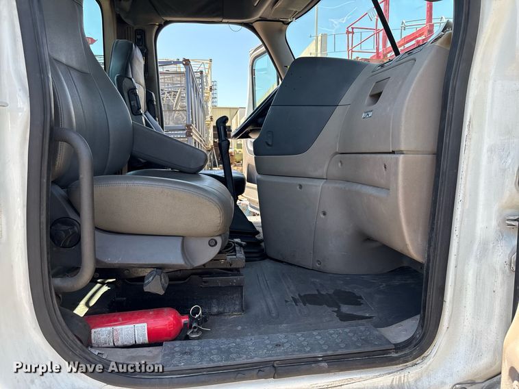 image for item EC3579 2008 Freightliner Cascadia semi truck