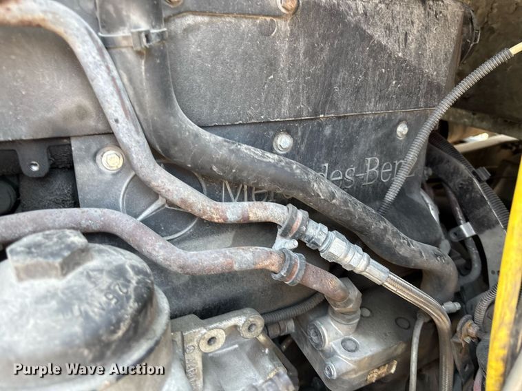 image for item EC3579 2008 Freightliner Cascadia semi truck