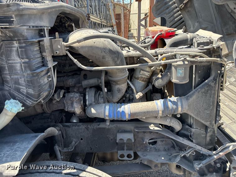 image for item EC3579 2008 Freightliner Cascadia semi truck