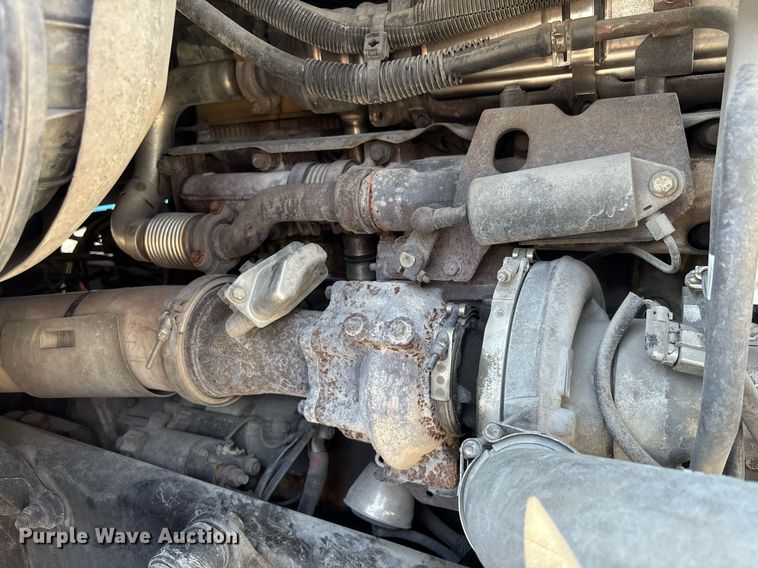 image for item EC3579 2008 Freightliner Cascadia semi truck