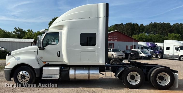 image for item EC3581 2020 International LT625 semi truck
