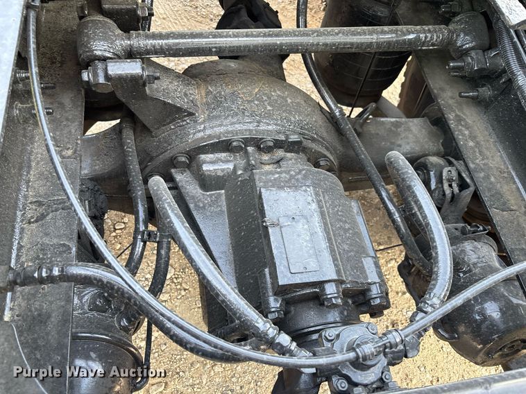 image for item EC3581 2020 International LT625 semi truck