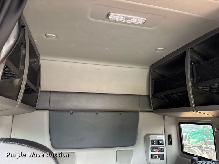 image for item EC3581 2020 International LT625 semi truck