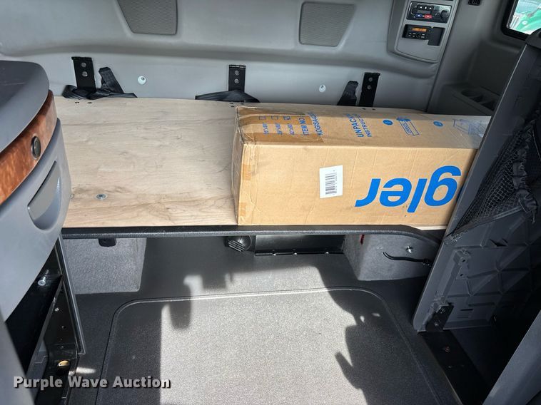 image for item EC3581 2020 International LT625 semi truck