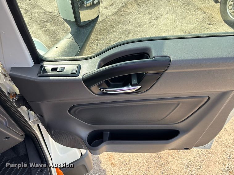 image for item EC3581 2020 International LT625 semi truck