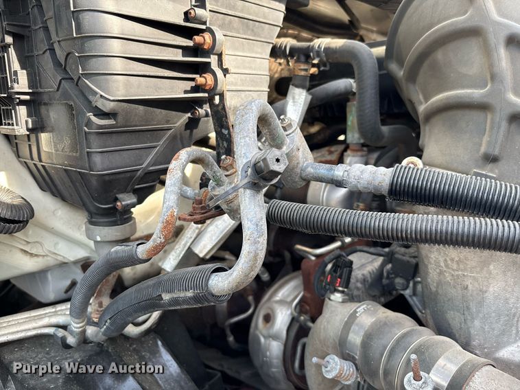 image for item EC3581 2020 International LT625 semi truck