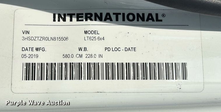 image for item EC3581 2020 International LT625 semi truck