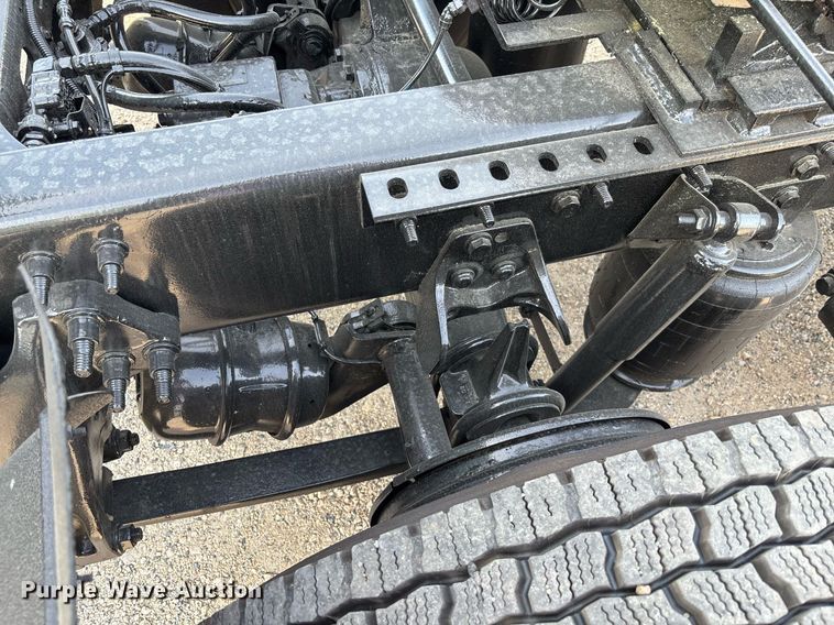 image for item EC3582 2020 International LT625 semi truck