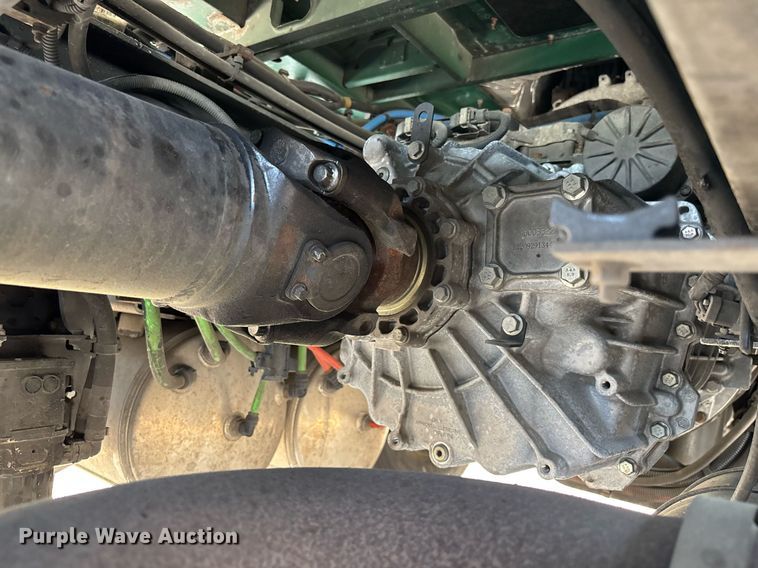 image for item EC3582 2020 International LT625 semi truck