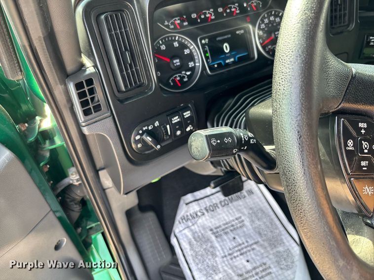 image for item EC3582 2020 International LT625 semi truck