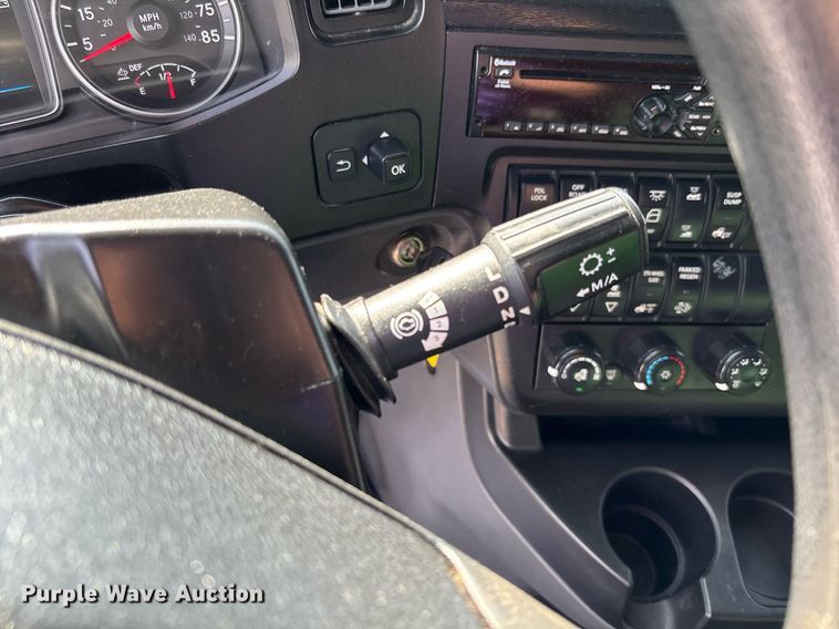 image for item EC3582 2020 International LT625 semi truck