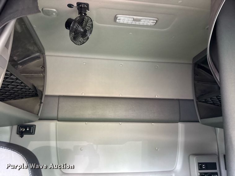 image for item EC3582 2020 International LT625 semi truck