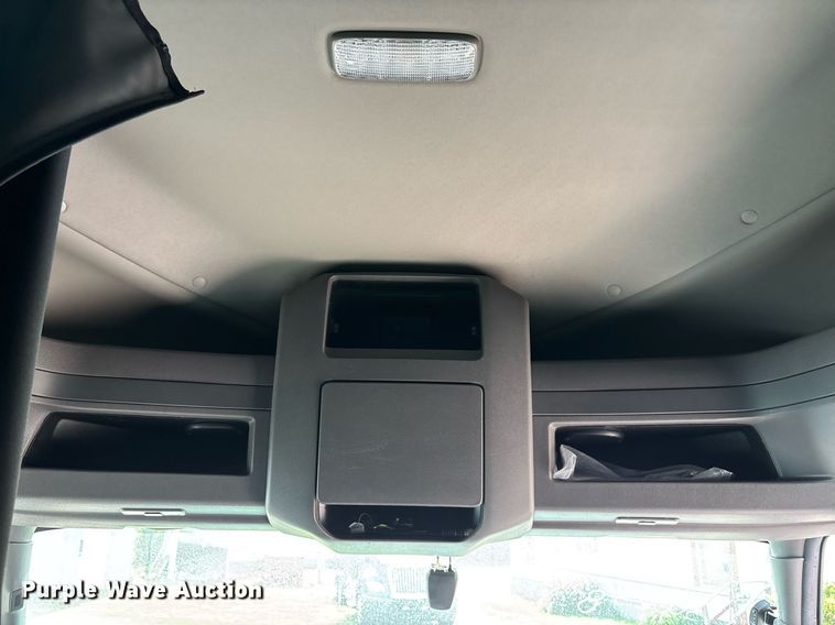 image for item EC3582 2020 International LT625 semi truck