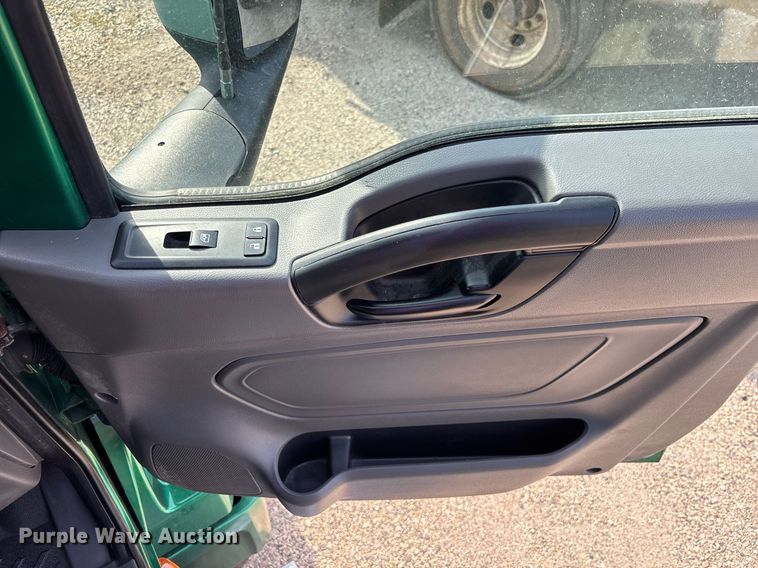 image for item EC3582 2020 International LT625 semi truck