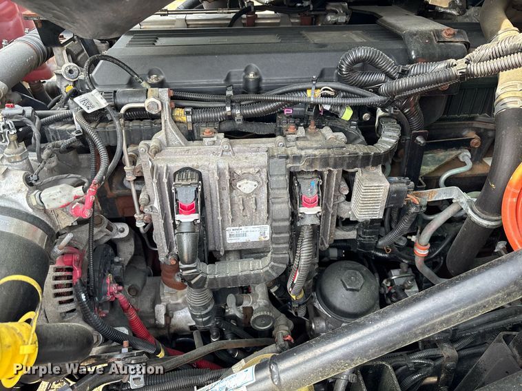 image for item EC3582 2020 International LT625 semi truck