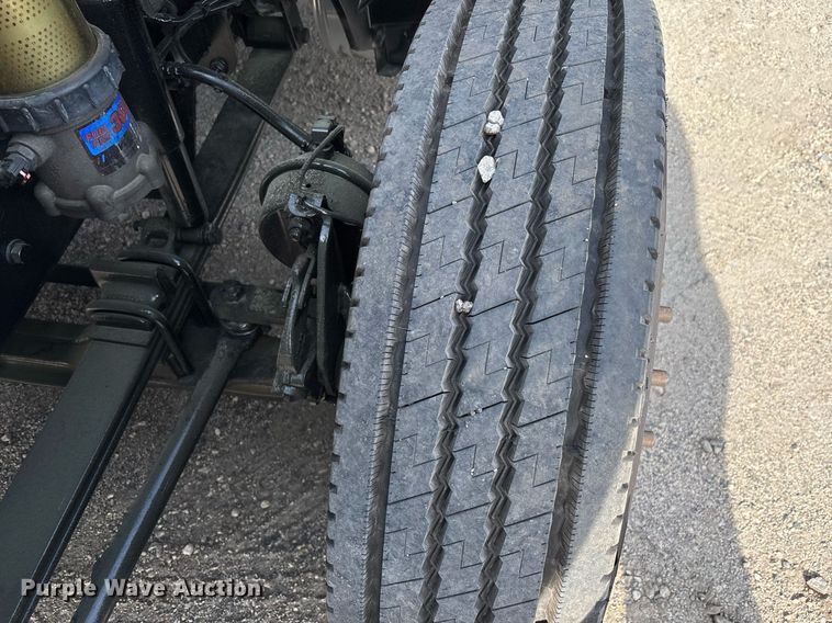 image for item EC3582 2020 International LT625 semi truck