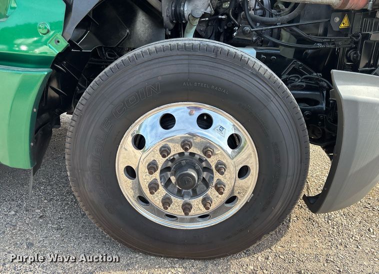 image for item EC3582 2020 International LT625 semi truck