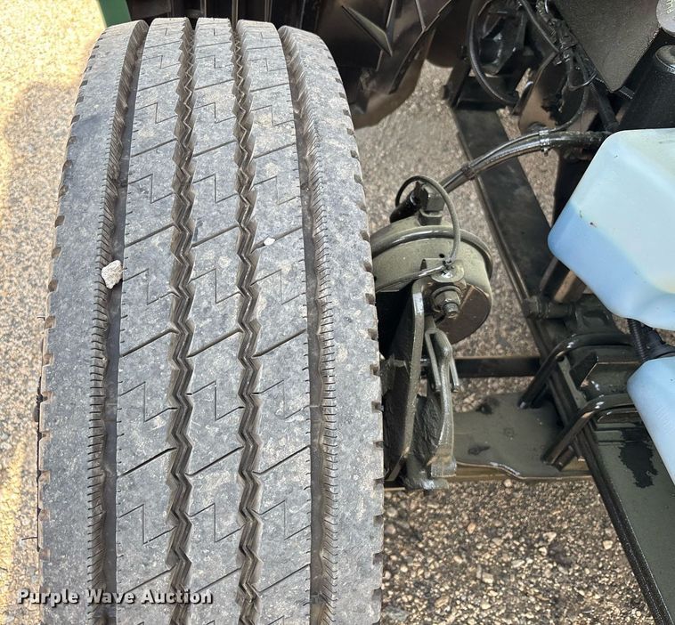 image for item EC3582 2020 International LT625 semi truck