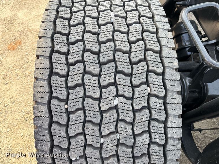 image for item EC3582 2020 International LT625 semi truck