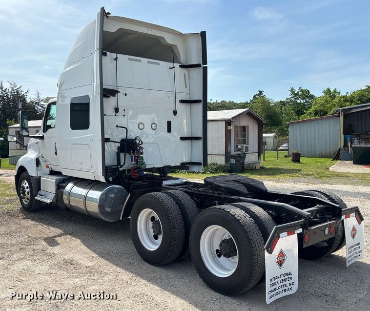 image for item EC3585 2020 International LT625 semi truck