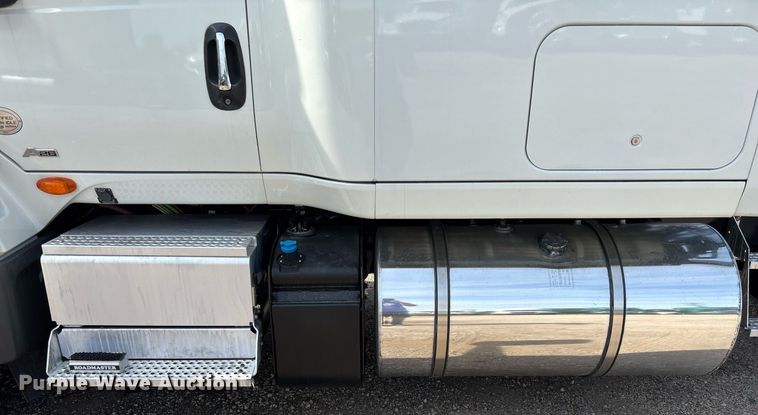 image for item EC3585 2020 International LT625 semi truck