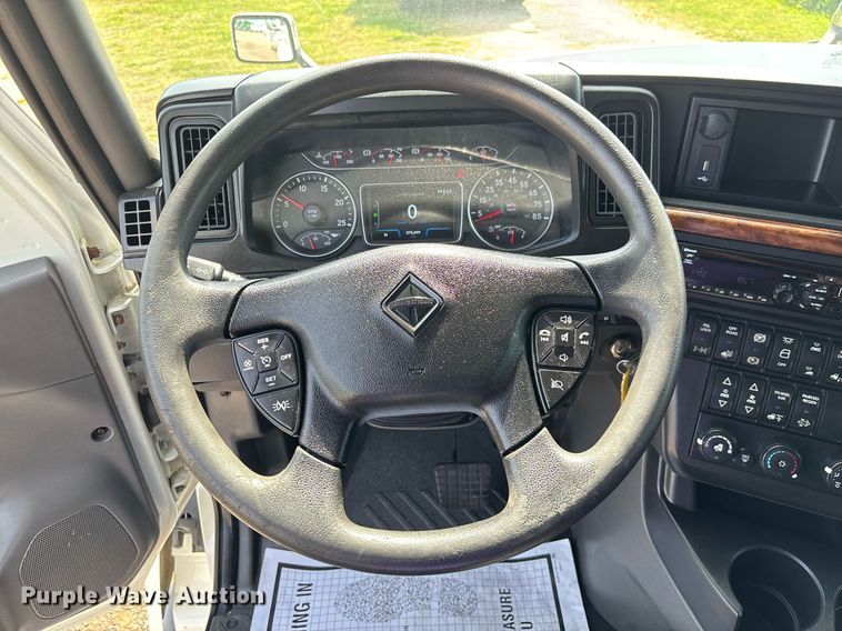 image for item EC3585 2020 International LT625 semi truck