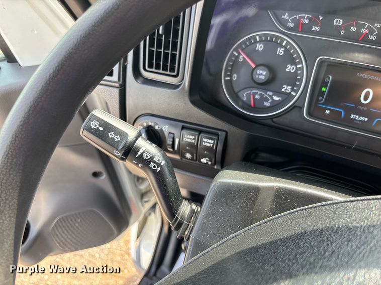 image for item EC3585 2020 International LT625 semi truck