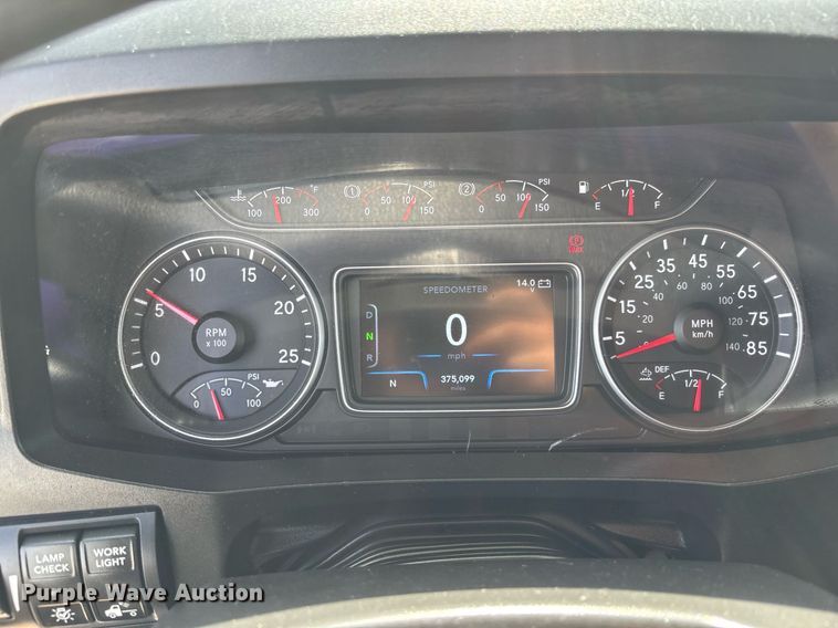 image for item EC3585 2020 International LT625 semi truck