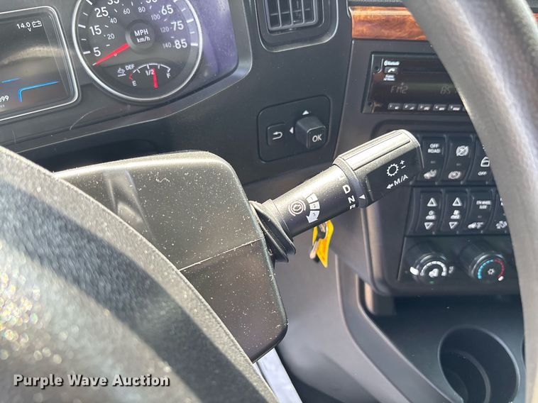 image for item EC3585 2020 International LT625 semi truck