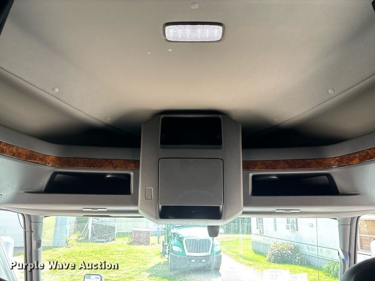 image for item EC3585 2020 International LT625 semi truck