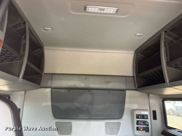 image for item EC3585 2020 International LT625 semi truck