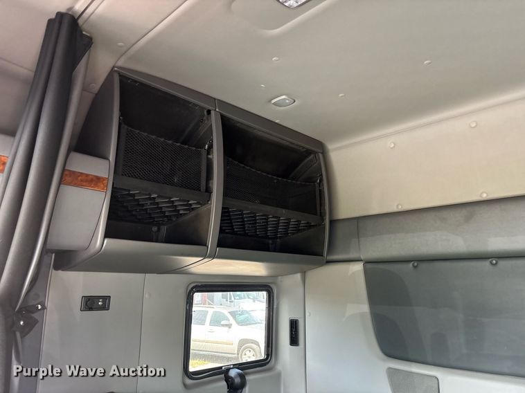 image for item EC3585 2020 International LT625 semi truck