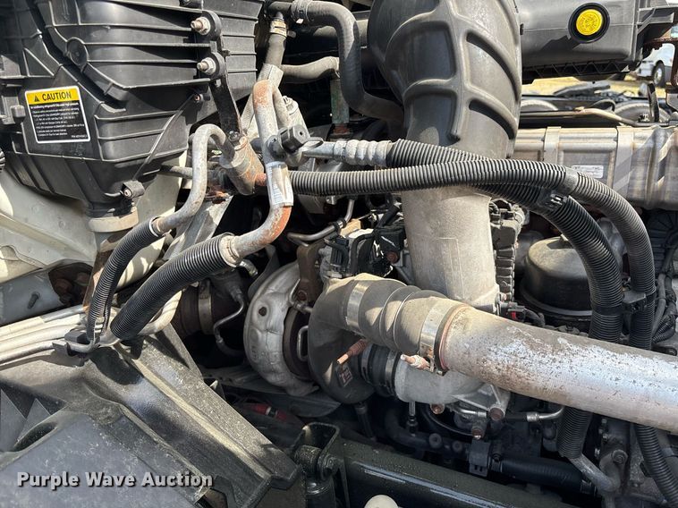 image for item EC3585 2020 International LT625 semi truck