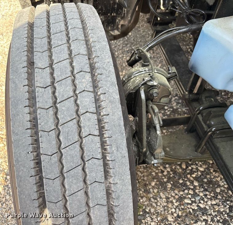 image for item EC3585 2020 International LT625 semi truck