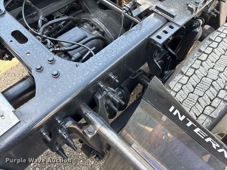 image for item EC3587 2020 International LT625 semi truck