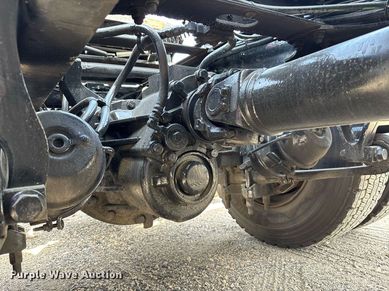 image for item EC3587 2020 International LT625 semi truck