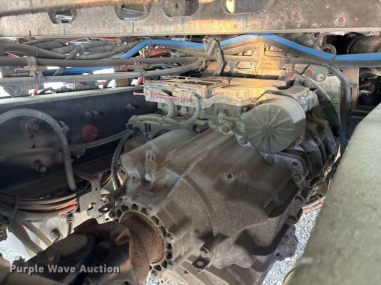 image for item EC3587 2020 International LT625 semi truck