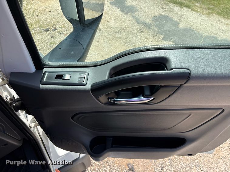 image for item EC3587 2020 International LT625 semi truck