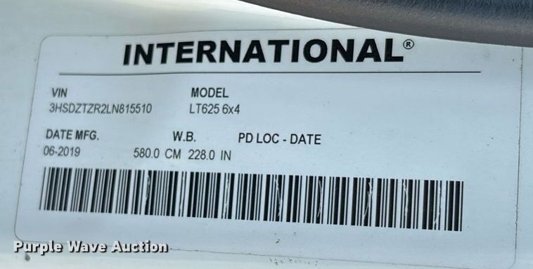 image for item EC3587 2020 International LT625 semi truck