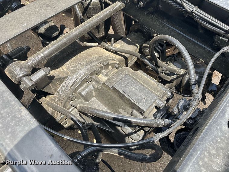 image for item EC3589 2020 International LT625 semi truck