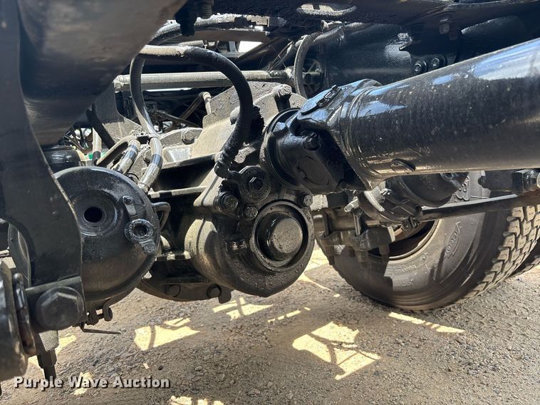 image for item EC3589 2020 International LT625 semi truck