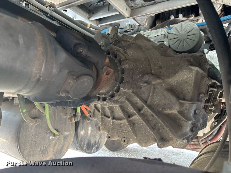 image for item EC3589 2020 International LT625 semi truck