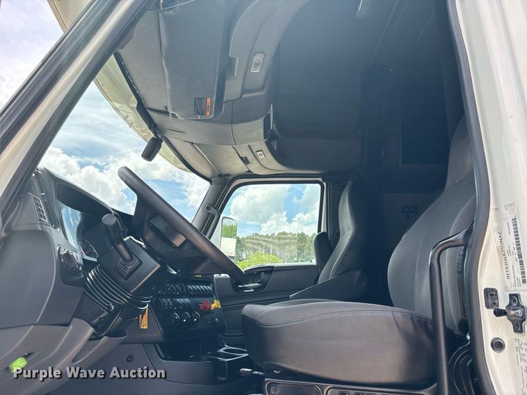 image for item EC3589 2020 International LT625 semi truck