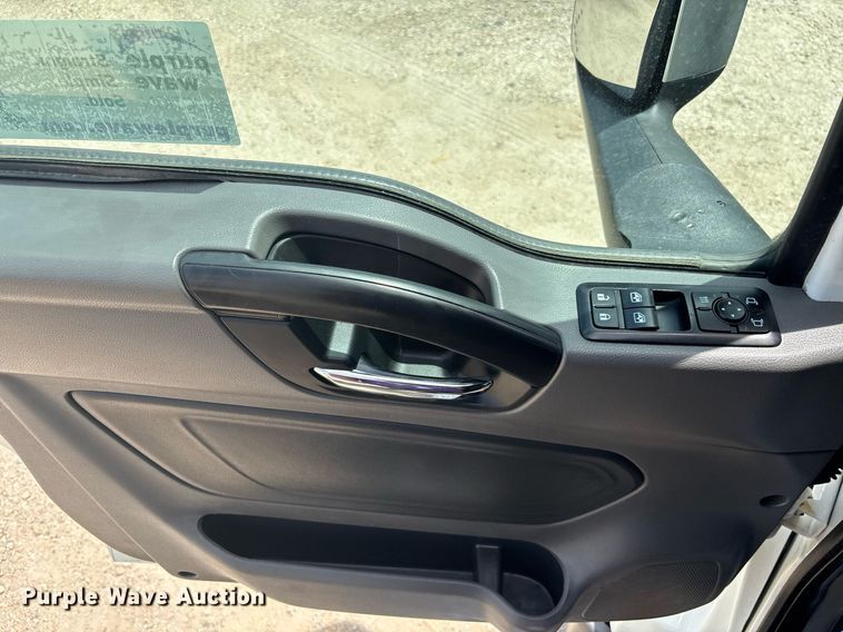 image for item EC3589 2020 International LT625 semi truck