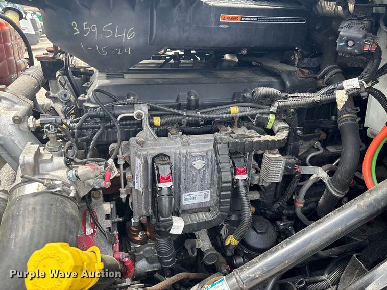 image for item EC3589 2020 International LT625 semi truck