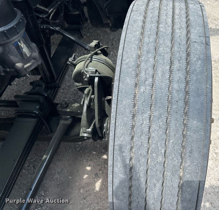 image for item EC3589 2020 International LT625 semi truck