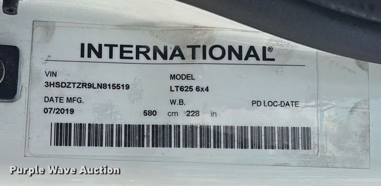 image for item EC3589 2020 International LT625 semi truck
