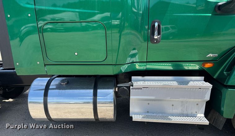 image for item EC3590 2020 International LT625 semi truck