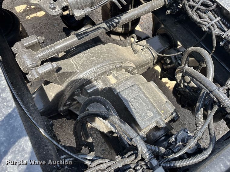 image for item EC3590 2020 International LT625 semi truck